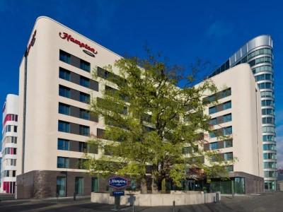 Hampton By Hilton Frankfurt Airport Hotel Frankfurt am Main Exterior photo