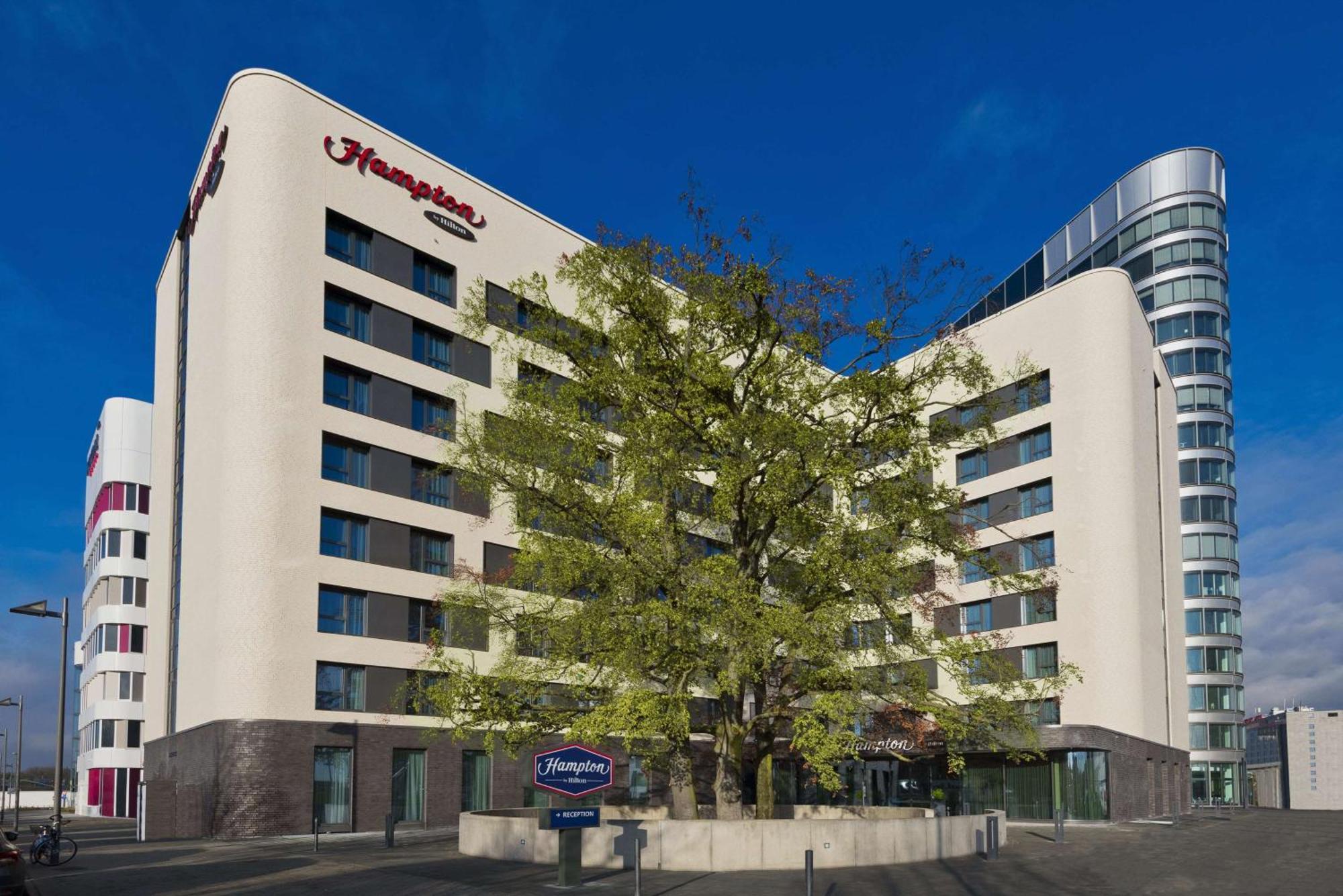 Hampton By Hilton Frankfurt Airport Hotel Frankfurt am Main Exterior photo